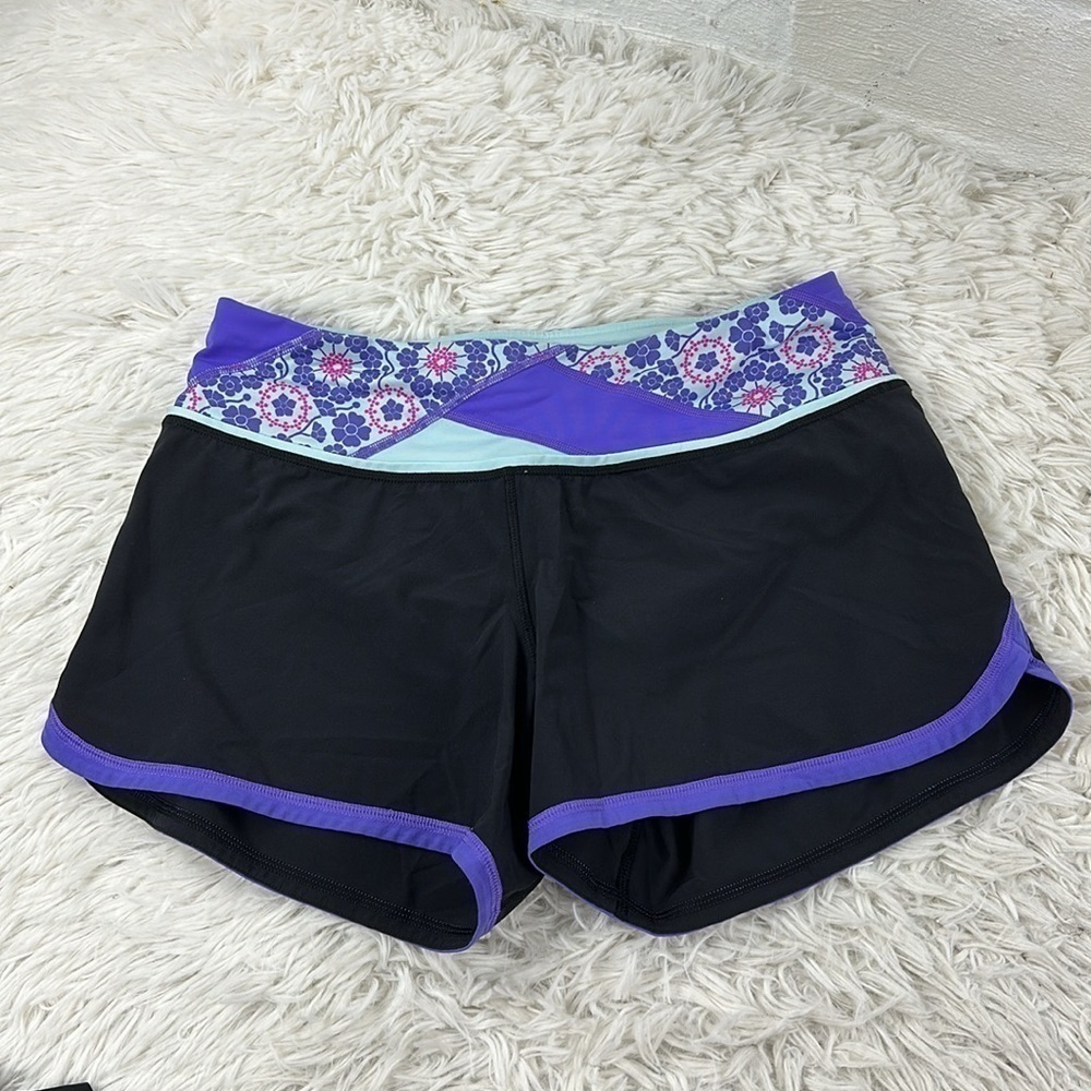 Lululemon Groovy Run Short Black / Quilt Summer13 5 / Power Purple - Picture 1 of 5